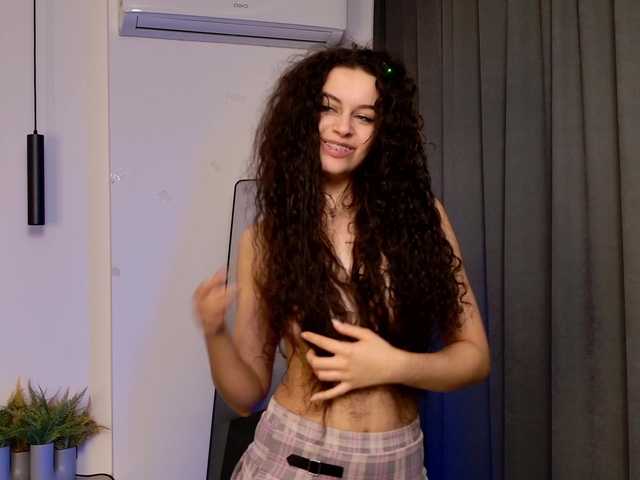 Lunessa's BongaCams show and profile