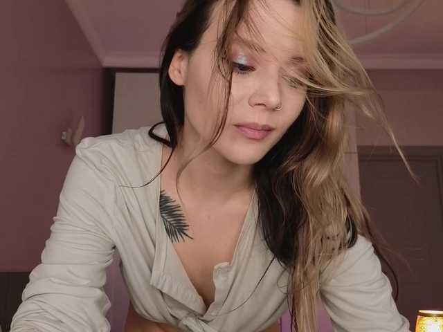 Alicee-teasee's BongaCams show and profile