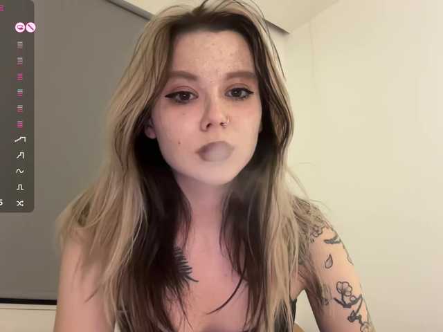 Sex chat gratuit in direct cu Alicee-teasee pe BongaCams