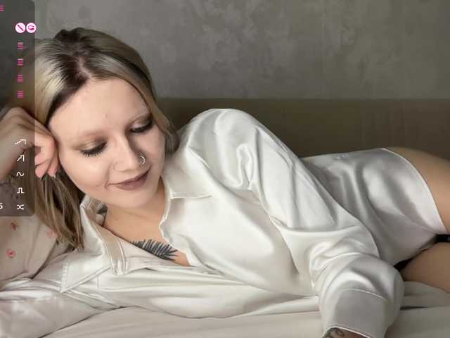Alicee-teasee's BongaCams show and profile
