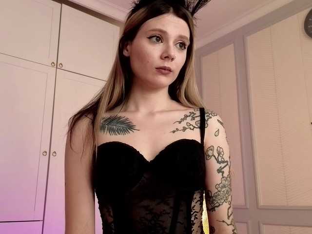 Alicee-teasee's BongaCams show and profile