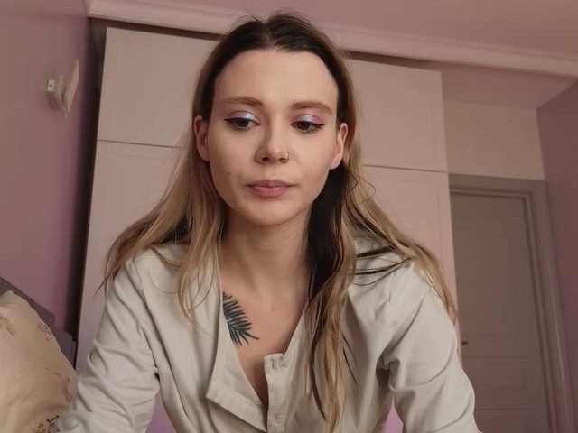 Alicee-teasee's BongaCams show and profile