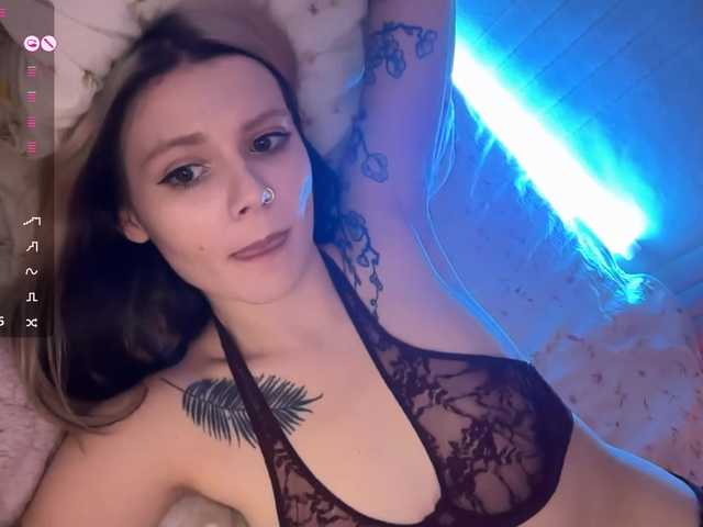 Alicee-teasee live cam