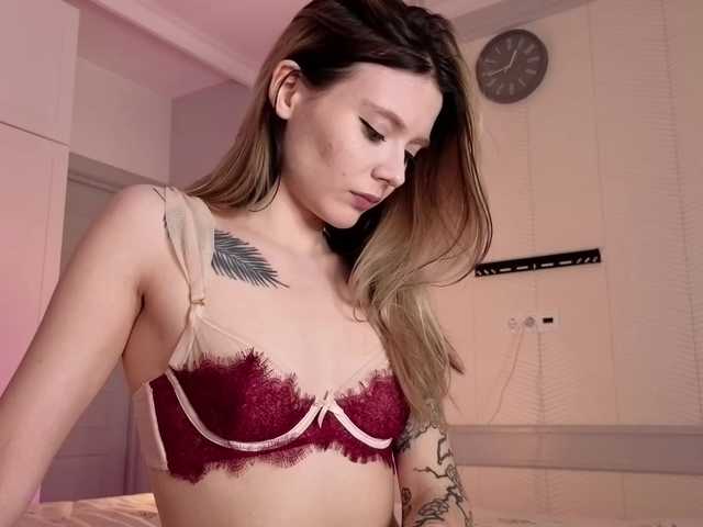 Alicee-teasee's BongaCams show and profile