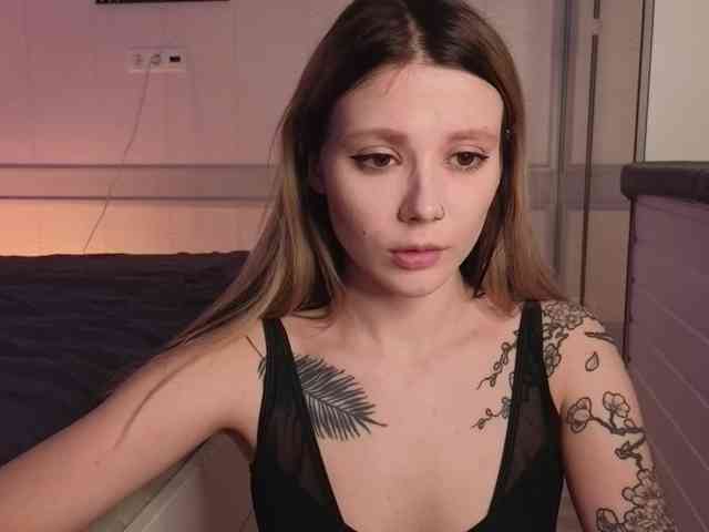 Alicee-teasee webcam