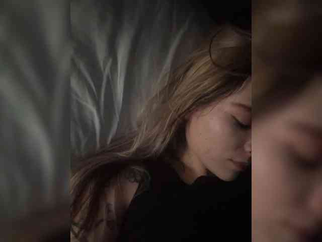 Alicee-teasee webcam