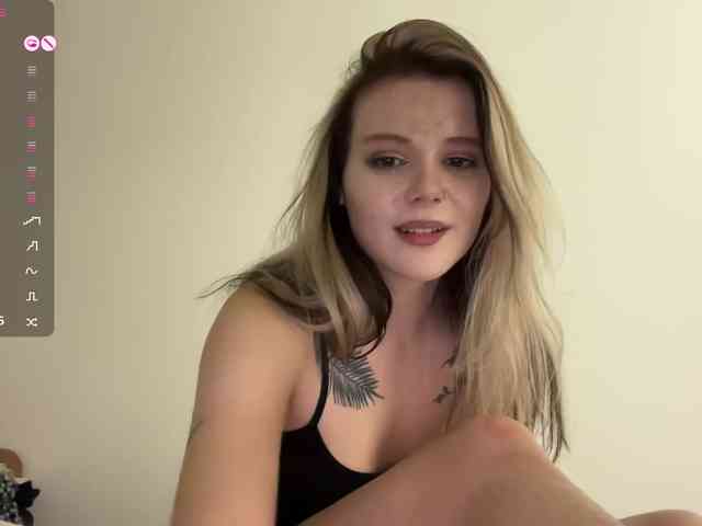 Alicee-teasee webcam