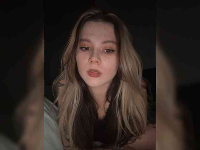 Alicee-teasee webcam