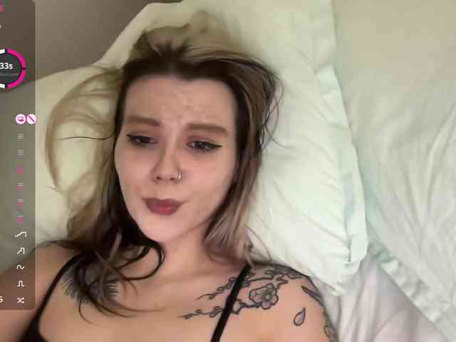 Alicee-teasee Alicee-teasee