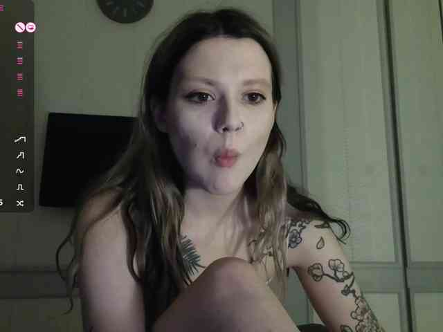 Alicee-teasee webcam