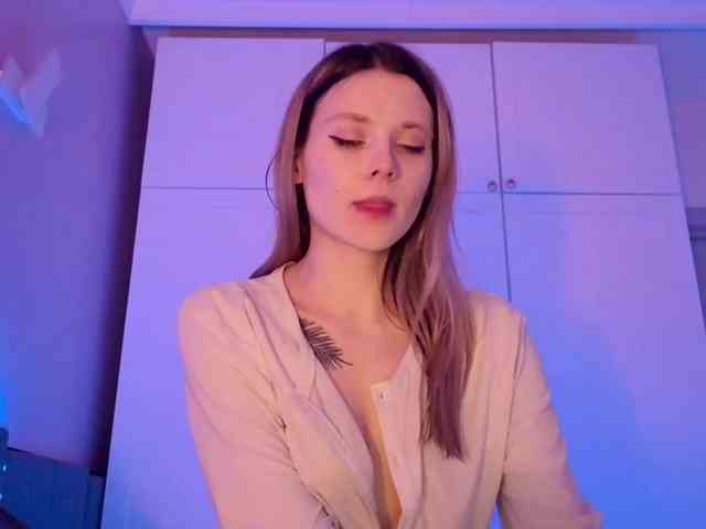 Alicee-teasee webcam