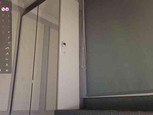 Alicee-teasee webcam