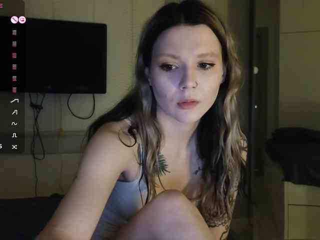 Alicee-teasee webcam