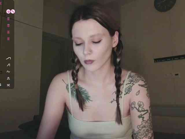 Alicee-teasee Alicee-teasee