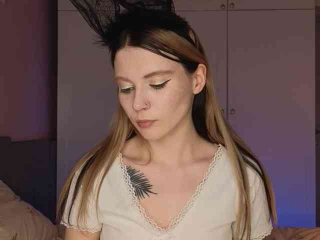 Alicee-teasee Alicee-teasee