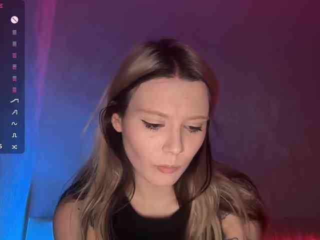 Alicee-teasee webcam