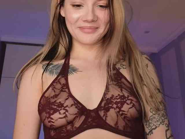 Alicee-teasee webcam