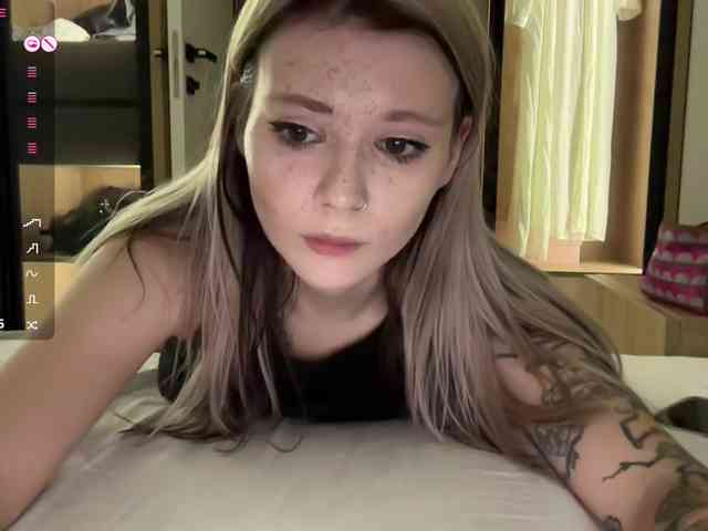 Alicee-teasee Alicee-teasee