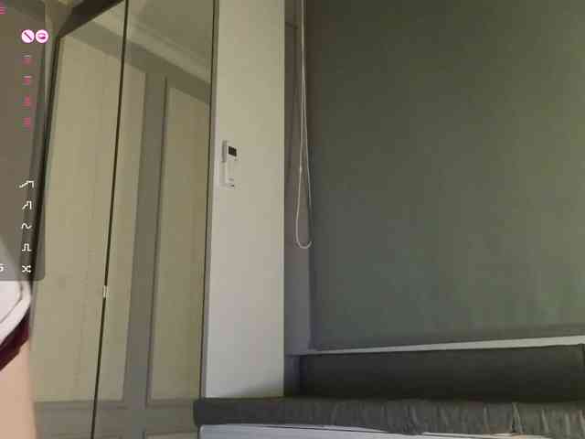 Alicee-teasee webcam