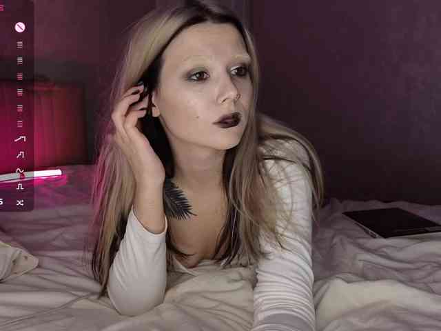 Alicee-teasee webcam