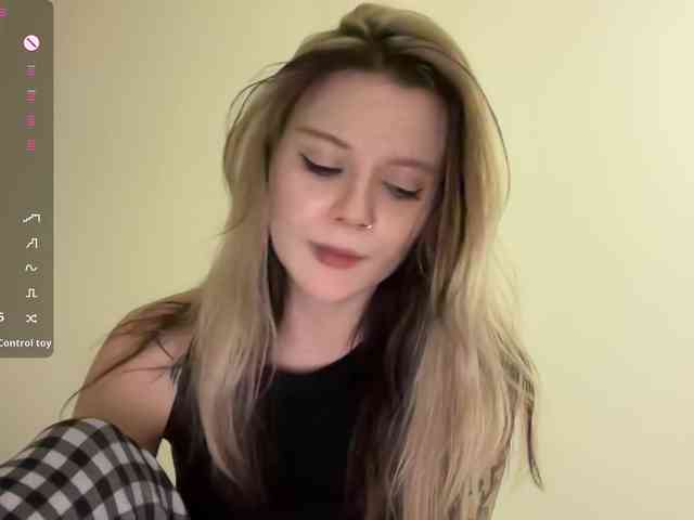 Alicee-teasee webcam