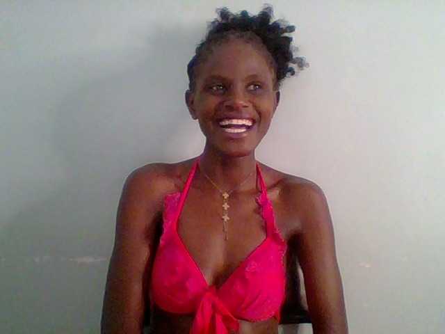 Chocolate-fudgecake webcam bongacams model stream image