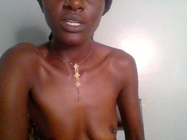 Chocolate-fudgecake webcam bongacams model stream image