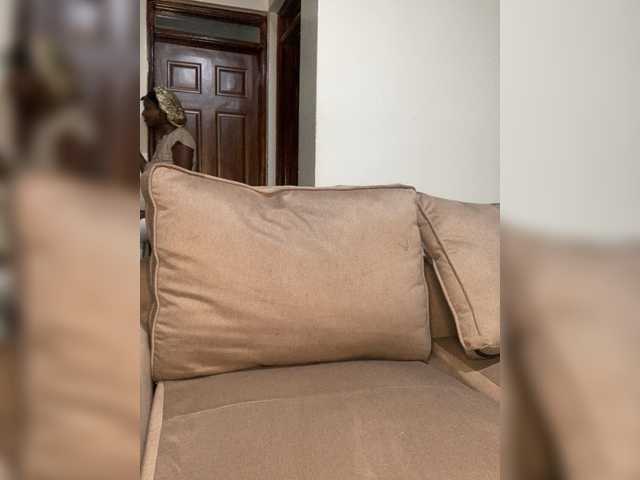 Curvyreen's BongaCams show and profile