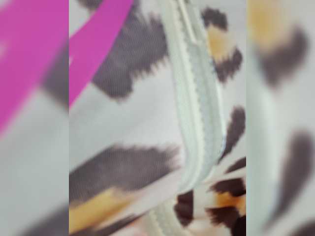 Curvyreen's BongaCams show and profile