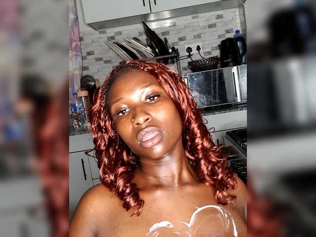 Curvyreen – webcam model profile photo