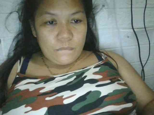 PinayHotMom webcam
