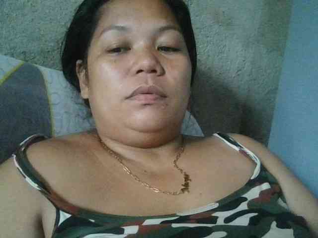 PinayHotMom webcam