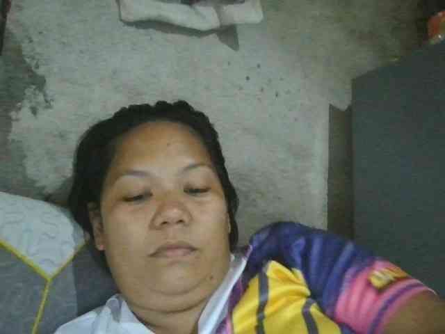 PinayHotMom webcam