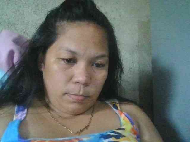 PinayHotMom webcam