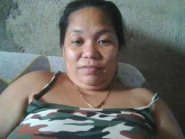 PinayHotMom webcam