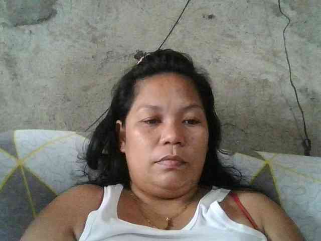PinayHotMom webcam
