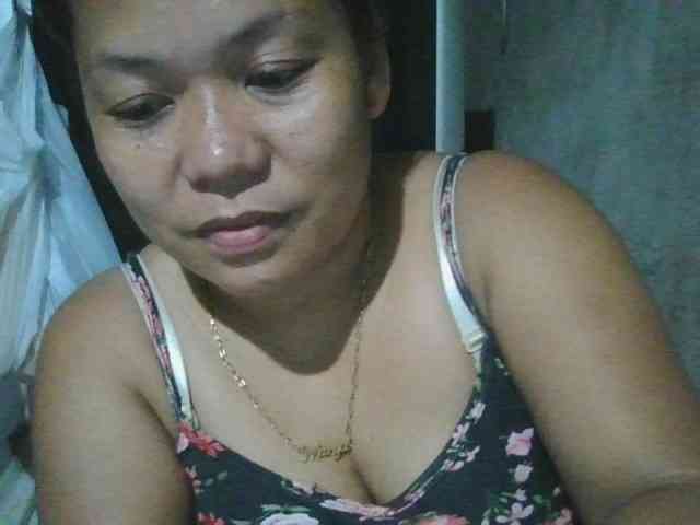 PinayHotMom webcam