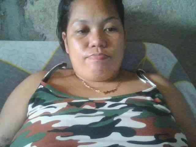 PinayHotMom webcam