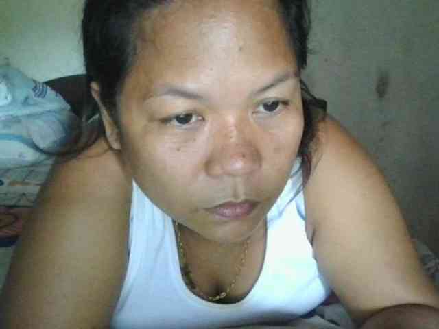 PinayHotMom webcam