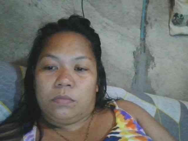 PinayHotMom webcam