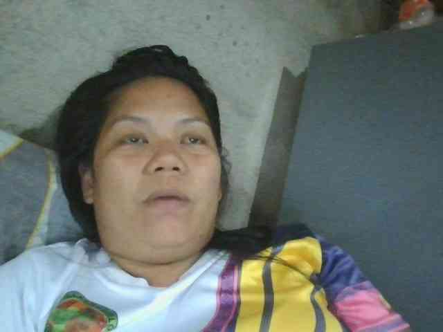 PinayHotMom webcam