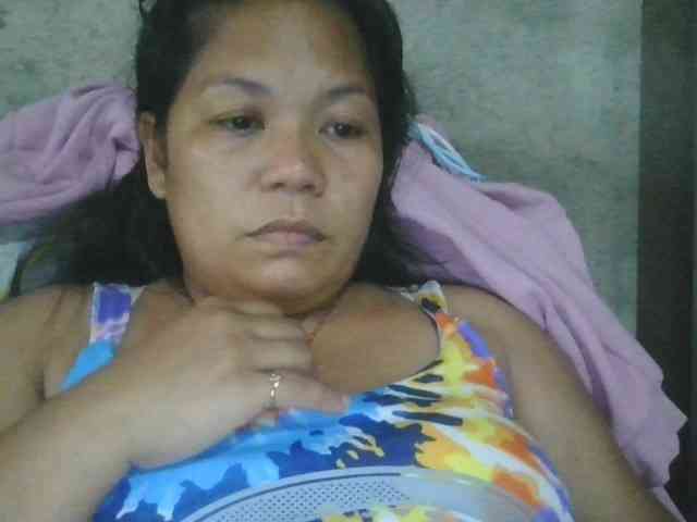 PinayHotMom webcam