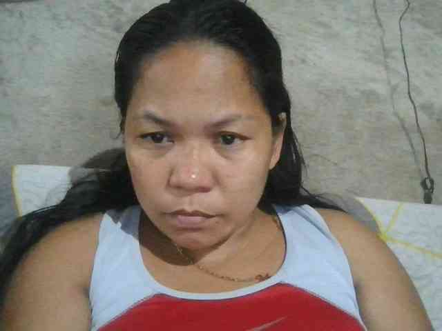 PinayHotMom webcam