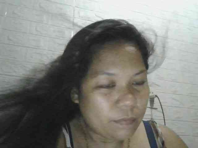 PinayHotMom webcam