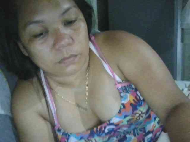 PinayHotMom webcam