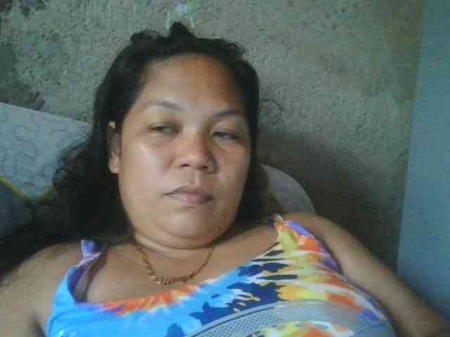 PinayHotMom webcam