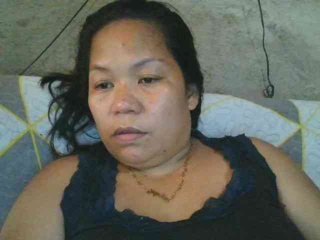 PinayHotMom webcam