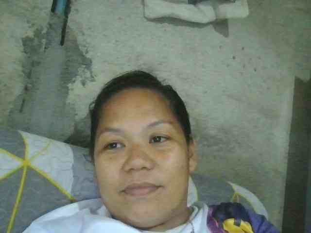 PinayHotMom webcam