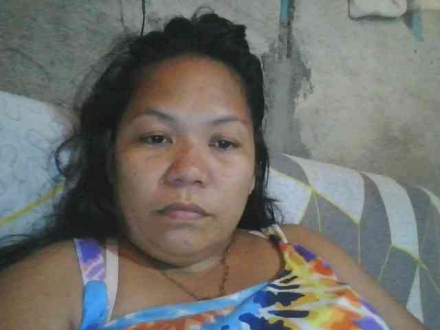 PinayHotMom webcam