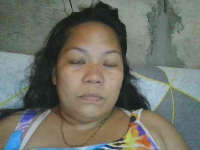 PinayHotMom webcam